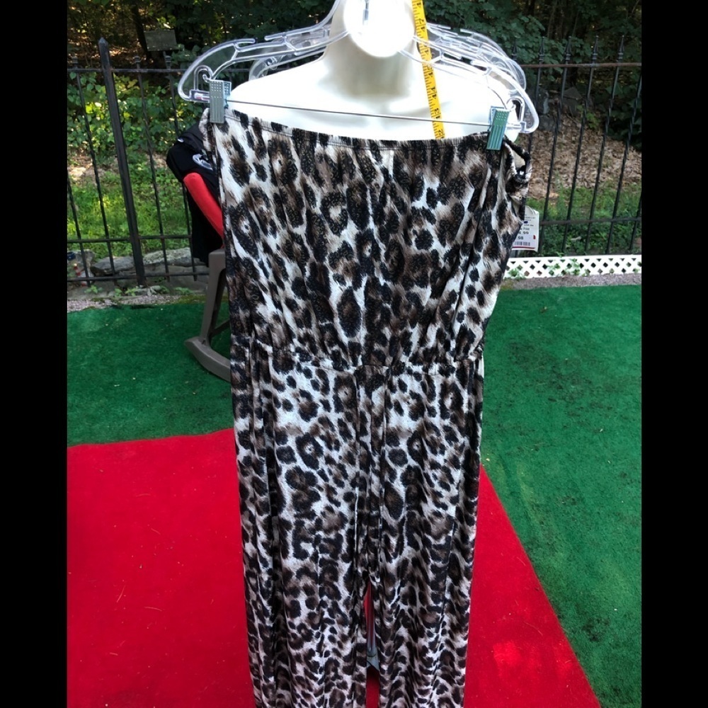 Connected Apparel size large sleeveless leopard print jumpsuit with stretch